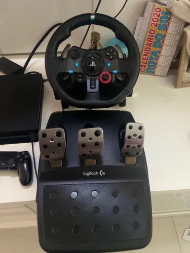 Vendo ou troco Ps4 1TB + volante logitech g29 com a caixa