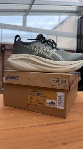 Asics Gel Nimbus 27 (tamanho 37)