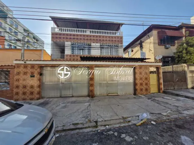 Casa de rua : Duplex / Residencial / Vila Valqueire