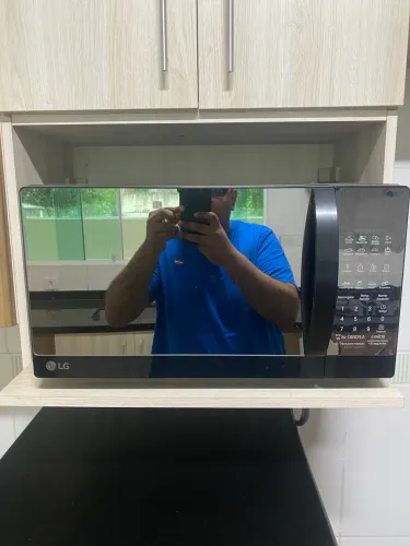 Micro-ondas LG preto  