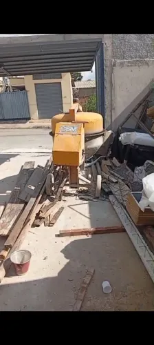 Vendo betorneira csm 400litros 127 e 220 ,3mil não abaixo o valor. Sou de betim *