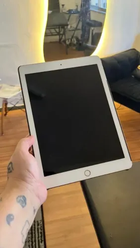iPad 6ª Geração - 32 GB - Rose Gold