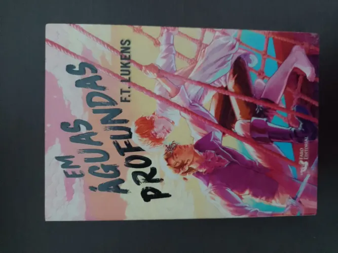 Livro: Em Águas Profundas de F. T. Lukens