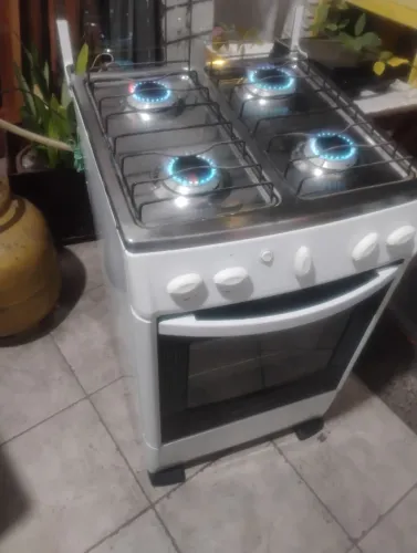 Vendo fogão funcionando perfeitamente elétrico e forno ok