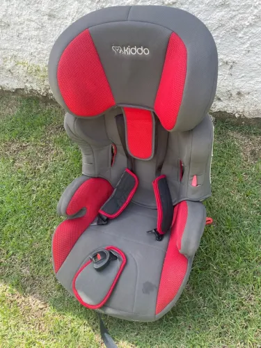 Linda cadeirinha de bebê 