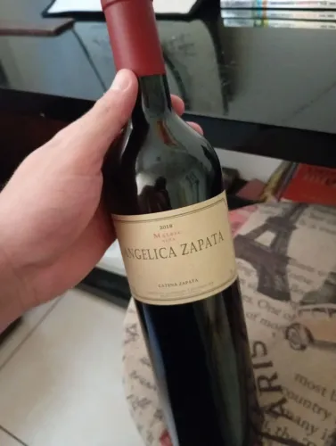 Vendo vinho Angelica Zapata 2018