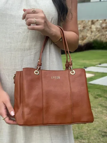BOLSA LYSSA M | Acompanha Alça Regulável