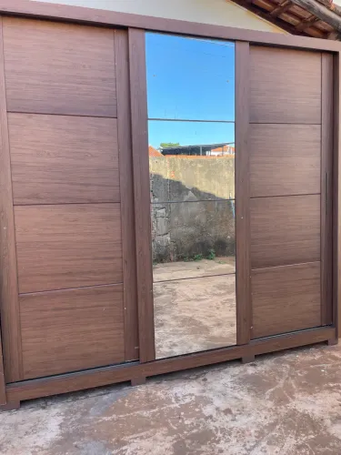 Vendo guarda roupa usado, em bom estado. ENTREGA E MONTAGEM GRÁTIS