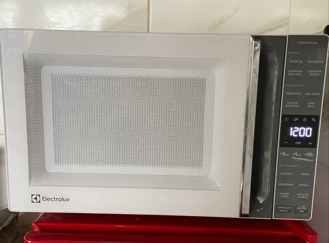 Microondas Eletrolux R$250
