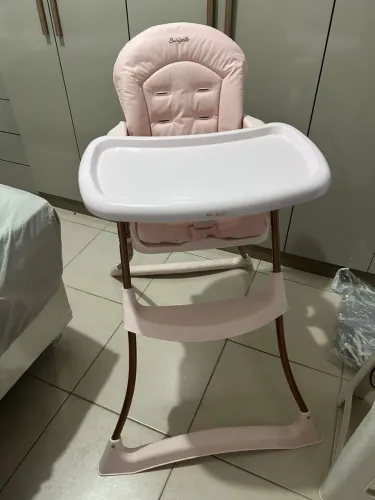 Cadeira de alimentação Burigotto Rosa e rosé - R$ 300,00 (valor original 600,00)