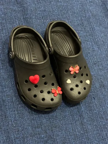 Babuche Crocs preta TAM 34