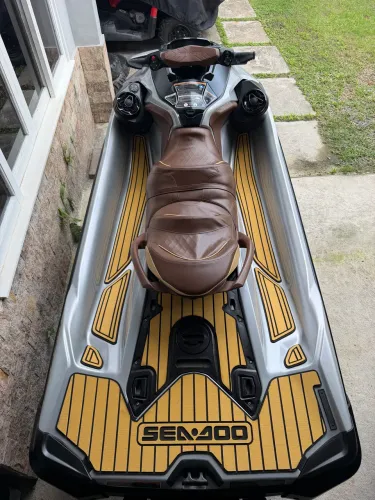 Jet ski GTX Limit 300 - som 80W 