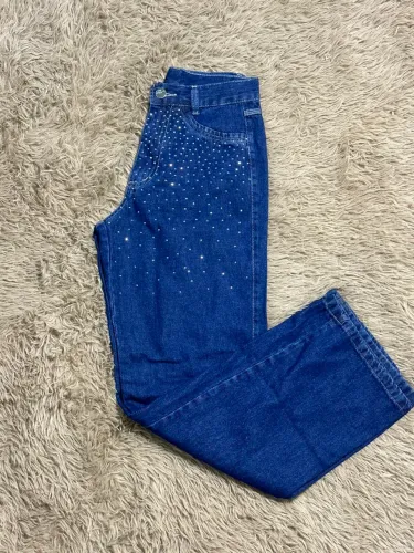 Calça com brilho