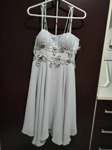 Vestido de festa Tam P , tecido fino, super elegante para casamento e formatura.