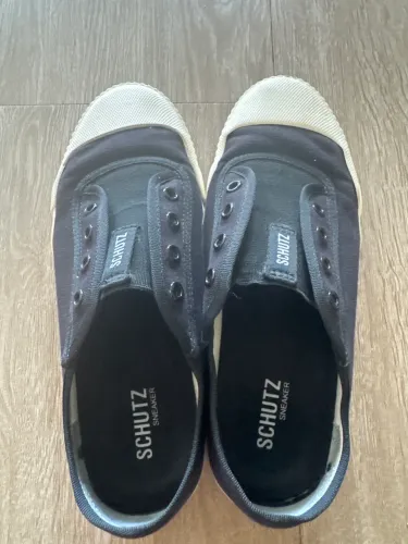Tênis Schütz