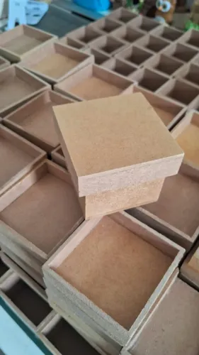 Caixa MDF 6x6x5 cm Unidade