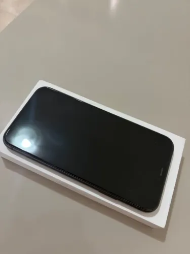 IPhone 11 64 GB - Sem defeitos e marcas de uso