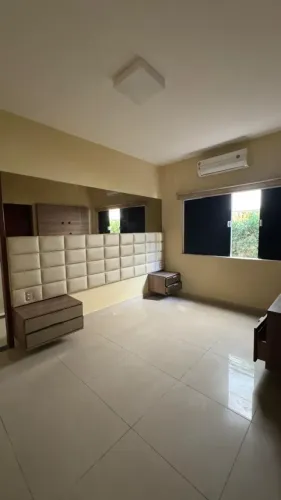 Casa com closet 3/4 sendo 2 suites - Condominio Fechado