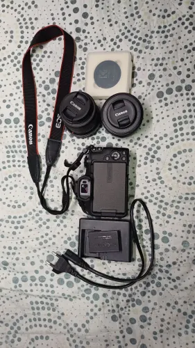 Canon EOS R50 lentes: 18-45mm e 50mm + filtro ND