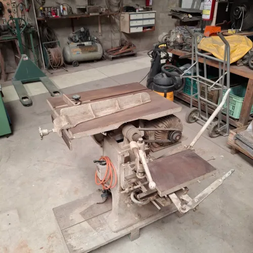 Serra circular INVICTA com furadeira