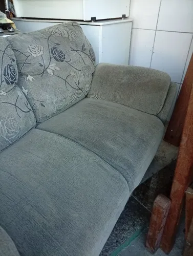 Sofá 2 lugares tecido 160larg x 90alt x 80 prof, desapego