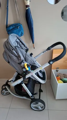 Carrinho de bebê Safety First + Bebê Conforto