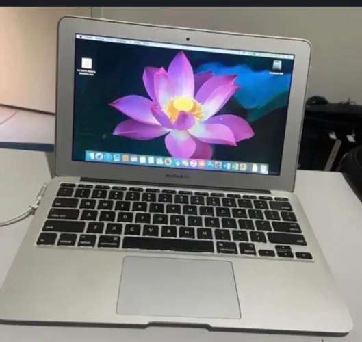 MacBook Air core i5 A1370 2 giga NVME 60 giga bateria boa