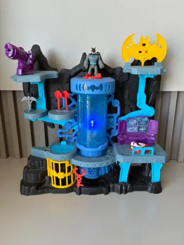 Caverna do Batman - Fisher Price ImaginextDC Super Friends Conjunto Batcaverna Bat-Tech