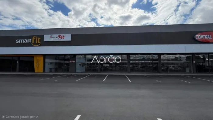 Loja Comercial para Locação no Centro Comercial Vila Lamu - 110 m² - Capão Raso Curitiba