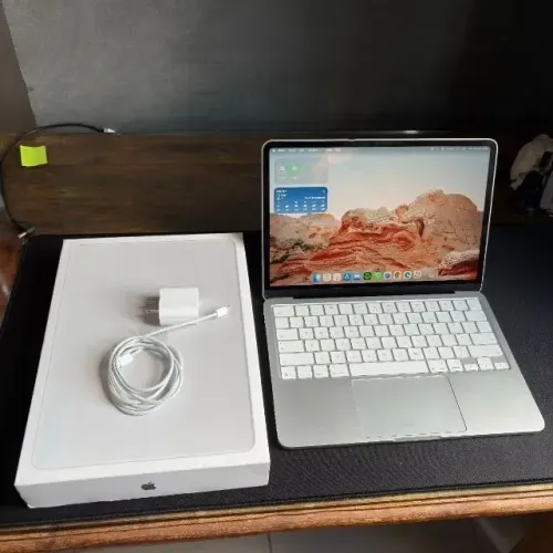 MacBook Neo 8/256 Prata 10x S/Juros 1 mês de Uso Garantia 05/2027