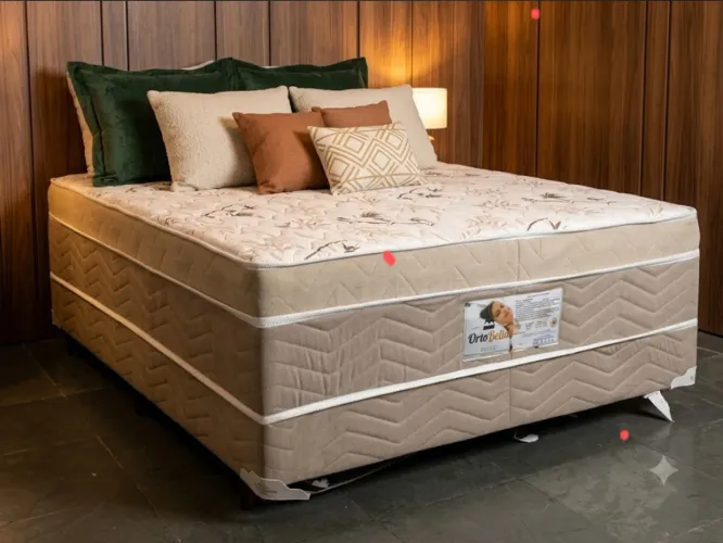 Vendo Cama Box Casal D33 Macia e Confortável 