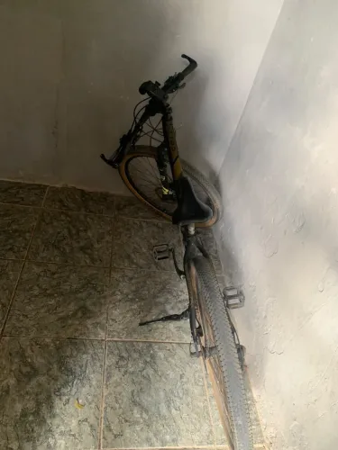 Bicicleta Aro 29 MTB Mountain Bike - Preta e Dourada