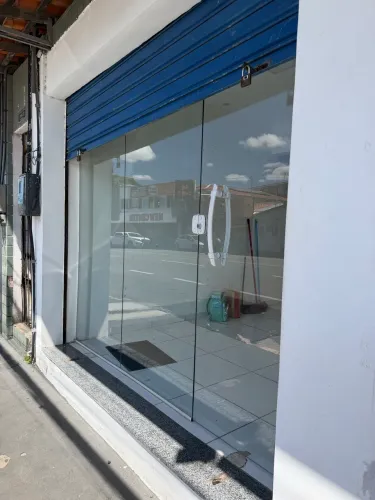 Vende se porta de vidro 3 folhas
