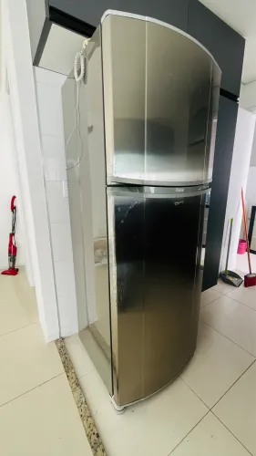 Geladeira Duplex - Inox - 407 litros. Marca Consul Linha Bem Estar
