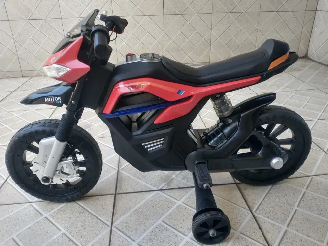 Motorista infantil elétrica