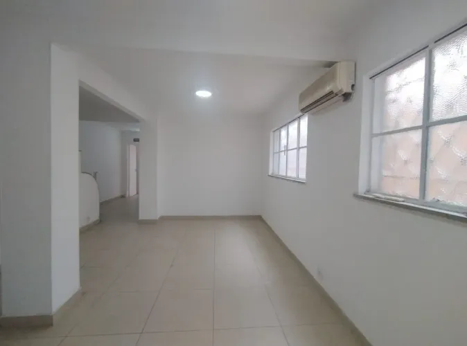 Sobrado para Venda em Santos, Boqueirão, 4 dormitórios, 1 suíte, 3 banheiros, 2 vagas