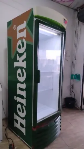 Cervejeira envelopada Heineken funcionando perfeitamente só 2.500 no pix , dinheiro, ?