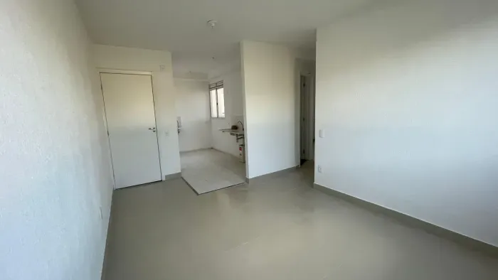 Vendo apartamento no Parque Cerrado I de 2 Quarto, Reformado e com Porcelanato, Próximo ao