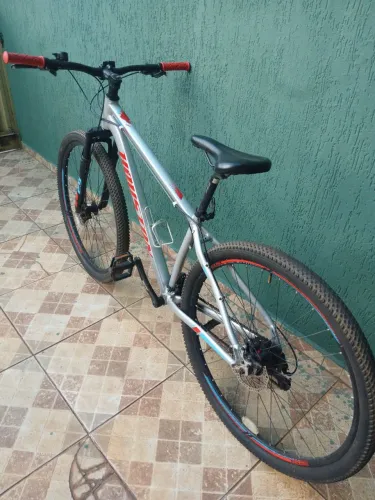 Bicicleta Aro 29 - Excelente Estado | Freio a Disco | Suspensão Dianteira