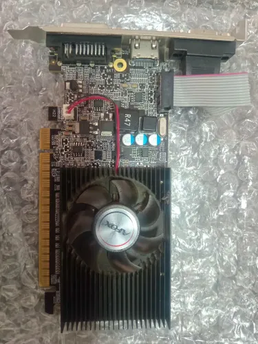 Placa de video G210