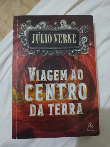 Viagem ao Centro da Terra - Jules (Júlio) Verne
