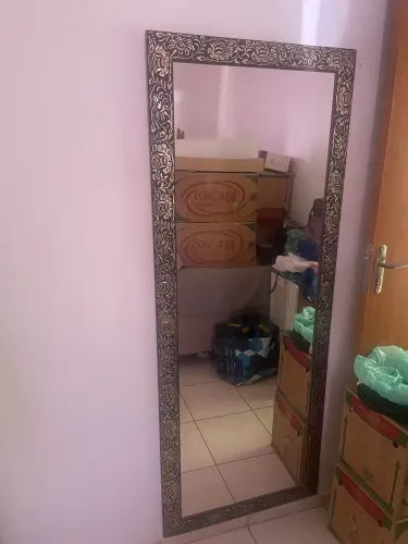Espelho com moldura clássica vintage