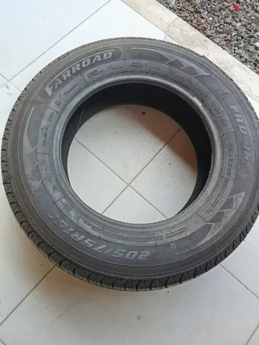 Pneu 205/75R16C