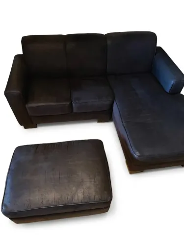 Sofá Modular em Suede Preto com Chaise e Puff