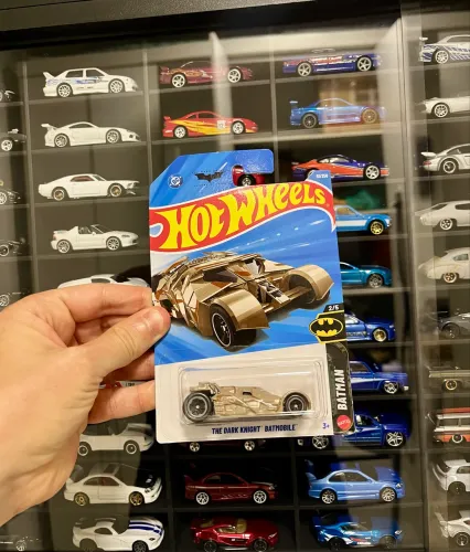 Hot Wheels - The Dark Knight Batmobile