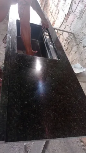 Faço pias bancadas é nicho de granito é porcelanato 