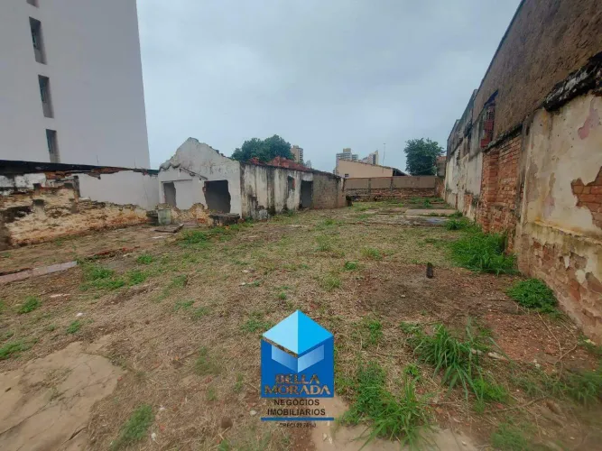 Terreno à venda no Centro