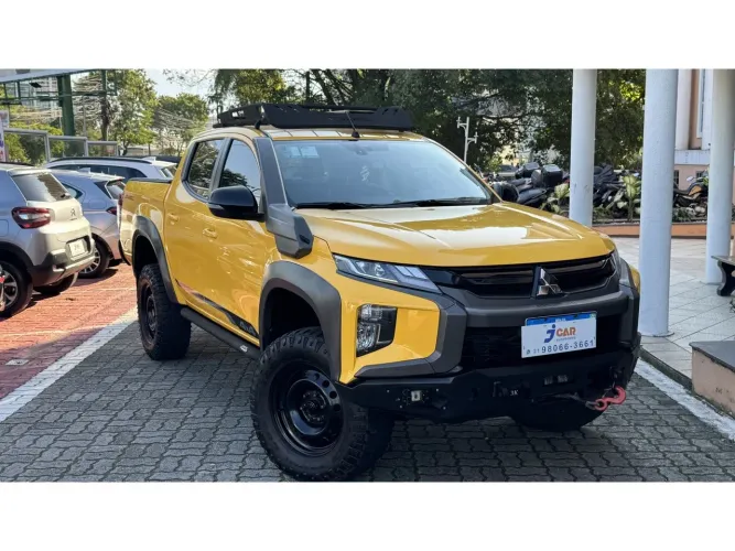 Mitsubishi L200 Savana 2.5 4X4 121cv CD DTI Dies. 2025