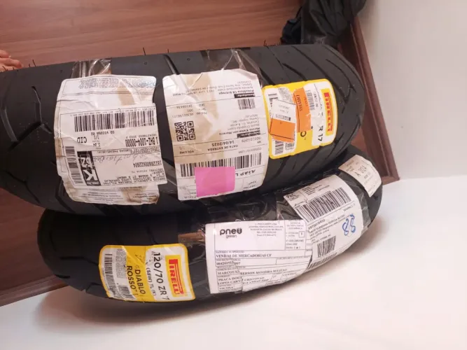 Pneu dianteiro Pirelli diablo Rosso 2 120