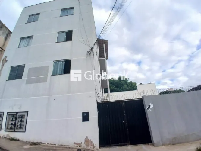 Kitnet para locação, no bairro Vila Ipiranga com 40m² com 1 vaga de garagem.